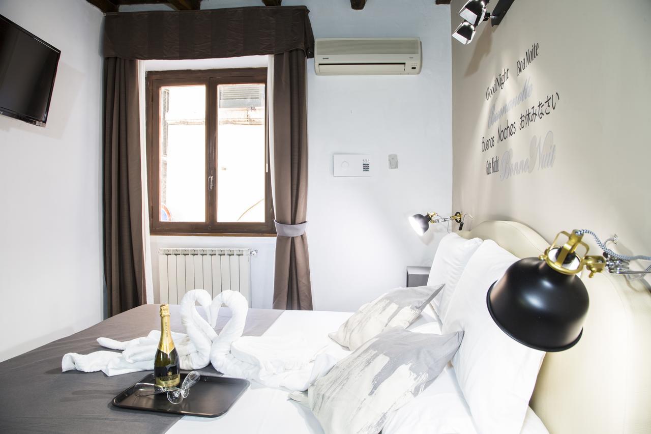 Do-Do Navona Suites Rome Buitenkant foto