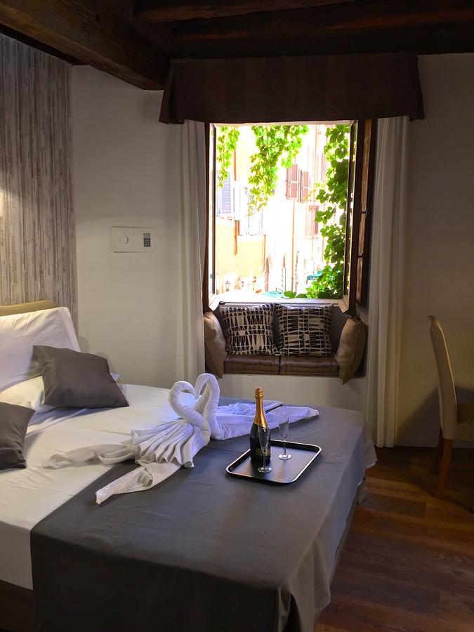 Do-Do Navona Suites Rome Kamer foto